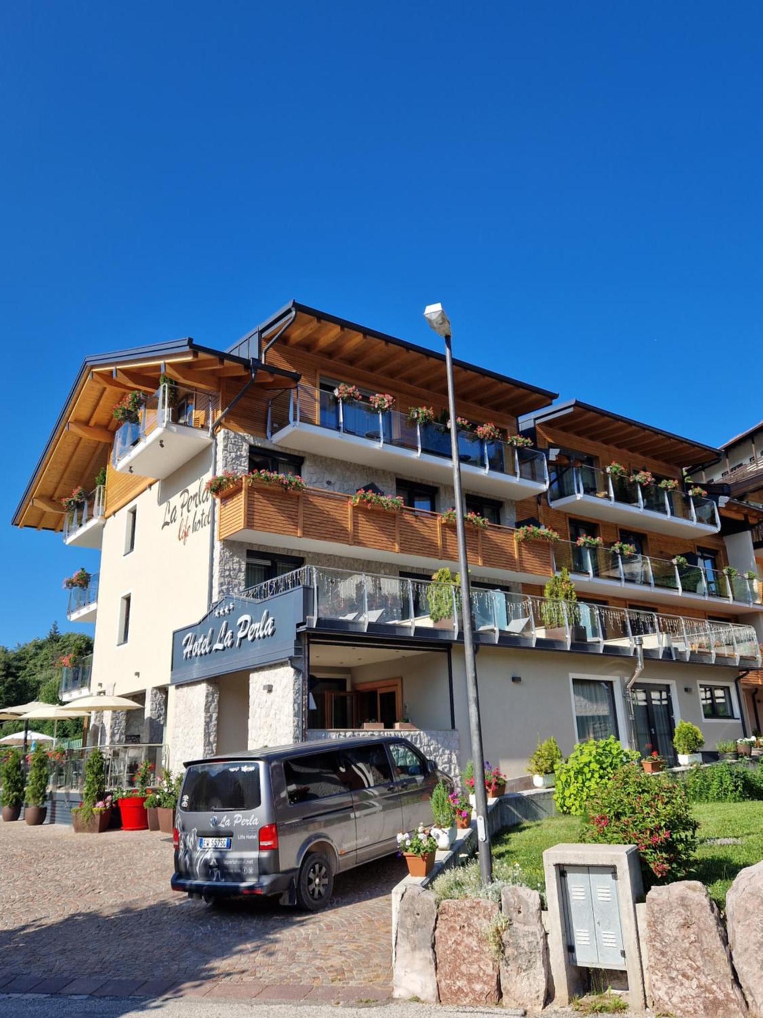 Hotel La Perla Андало Экстерьер фото