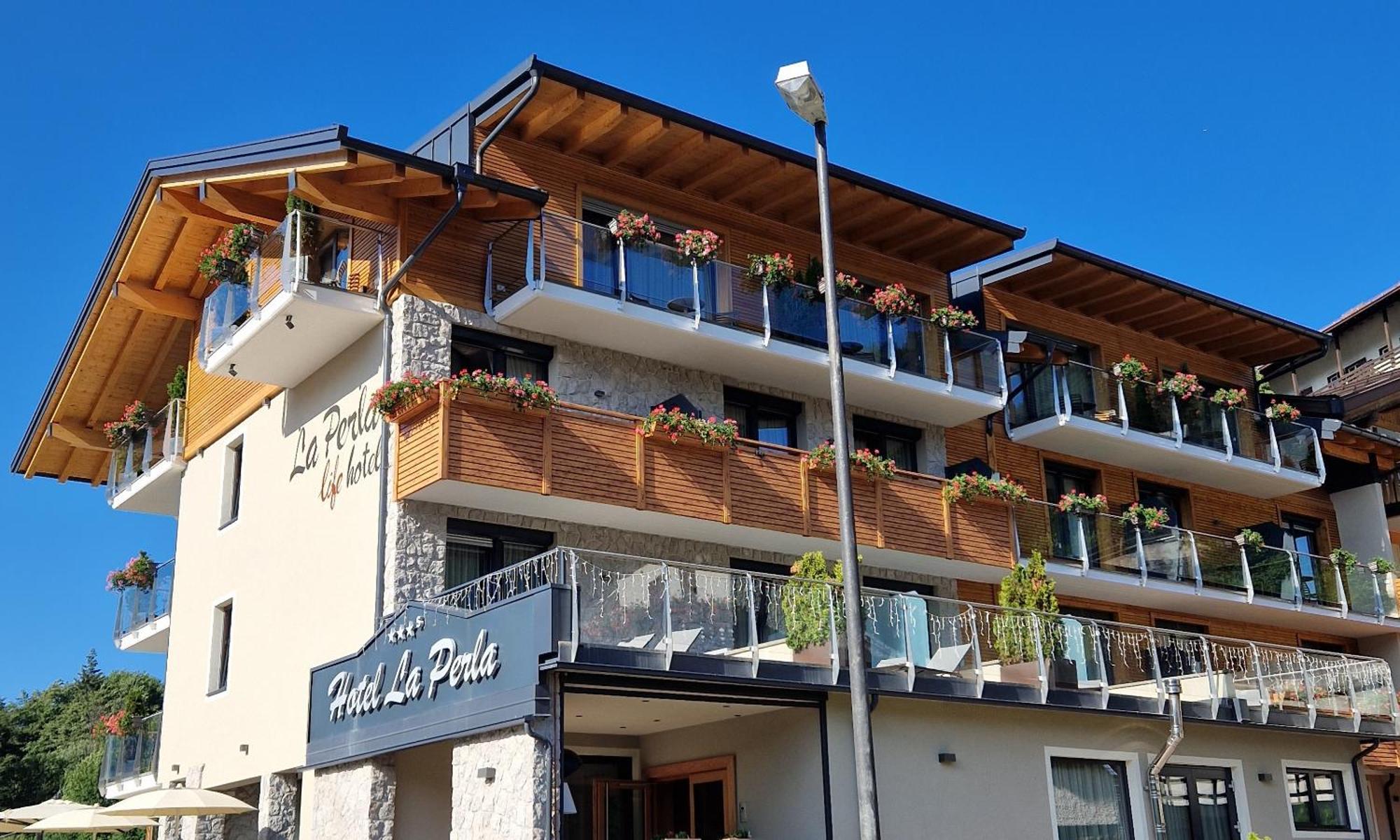 Hotel La Perla Андало Экстерьер фото