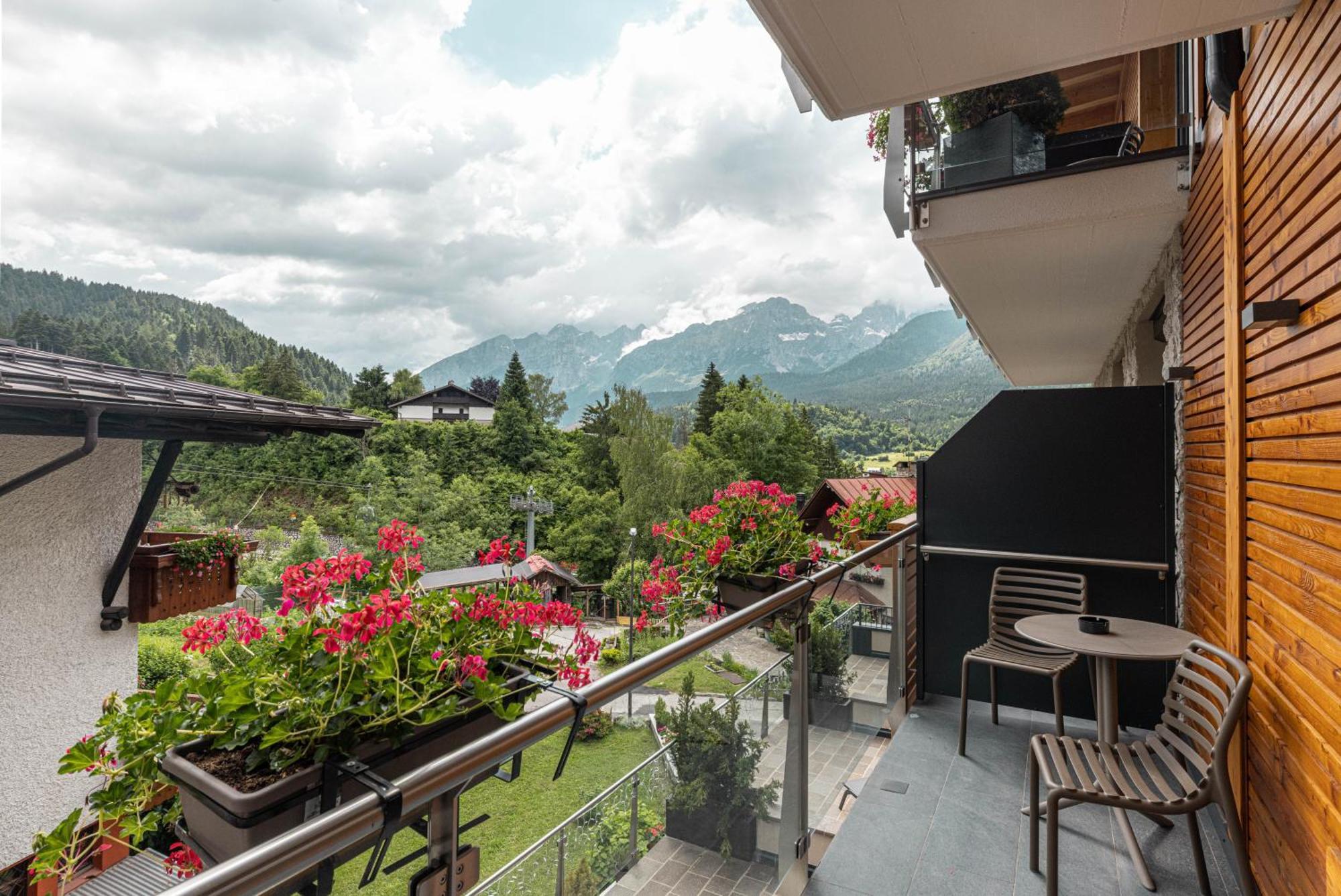 Hotel La Perla Андало Экстерьер фото