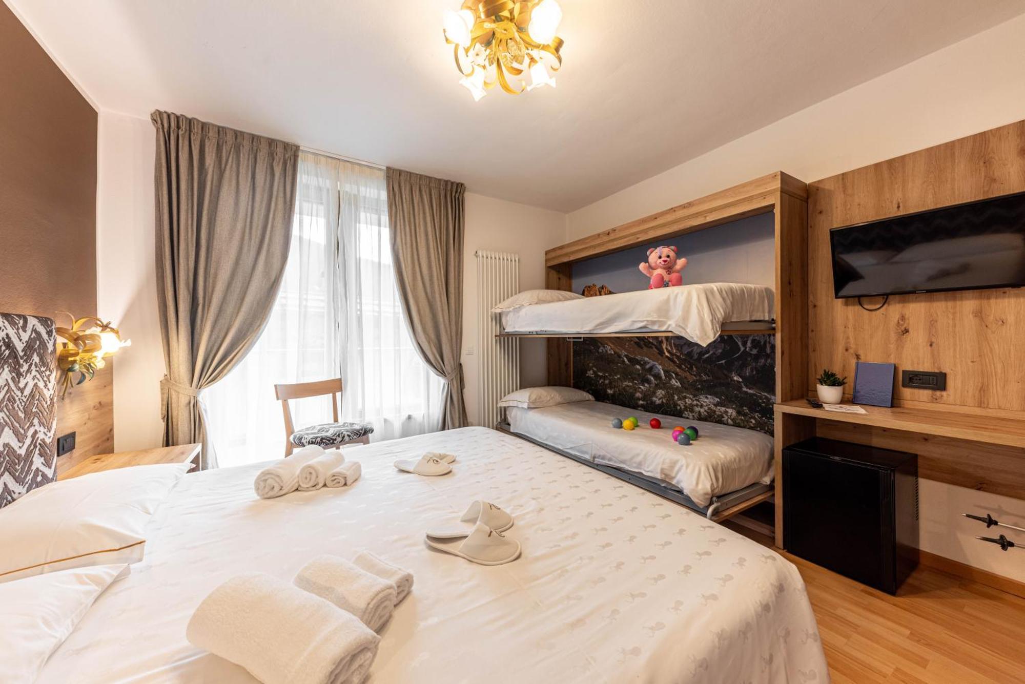 Hotel La Perla Андало Экстерьер фото