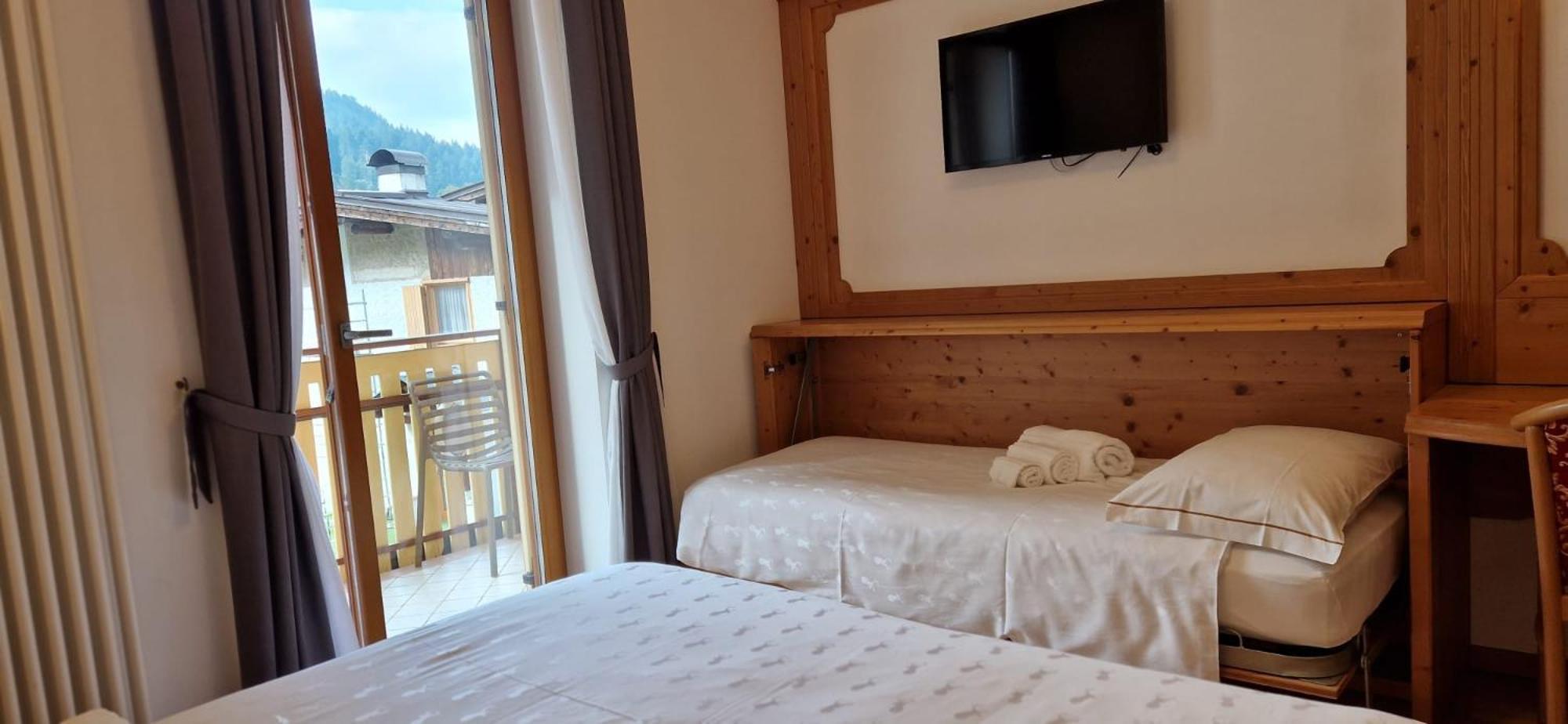 Hotel La Perla Андало Экстерьер фото