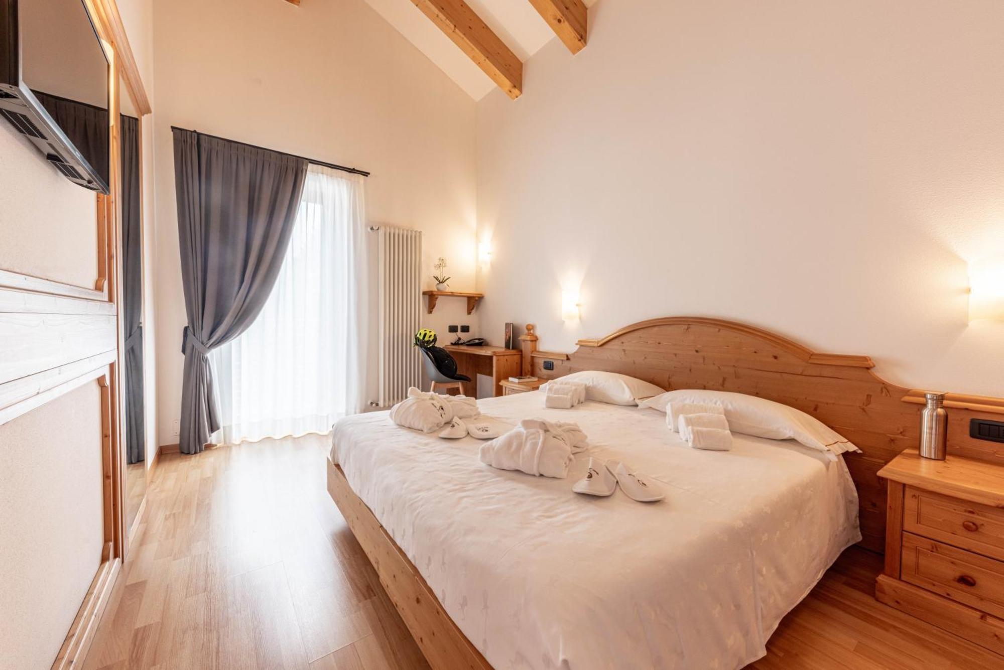Hotel La Perla Андало Экстерьер фото
